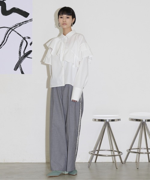 THE YOn(ザヨン)の「アシメラッフルデザインシャツ(シャツ/ブラウス・レディース・オフホワイト/グレー/サックスブルー・FREE)」の11枚目の写真