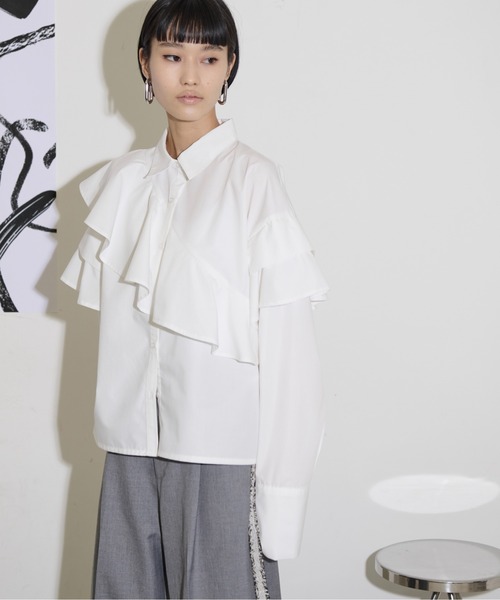 THE YOn(ザヨン)の「アシメラッフルデザインシャツ(シャツ/ブラウス・レディース・オフホワイト/グレー/サックスブルー・FREE)」の7枚目の写真