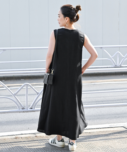 B.C STOCK（ベーセーストック）の「リネンレーヨンスリーブレスワンピース（ワンピース・レディース・ブラック/ブルー/レッド/ダークブルー・FREE）」の13枚目の写真