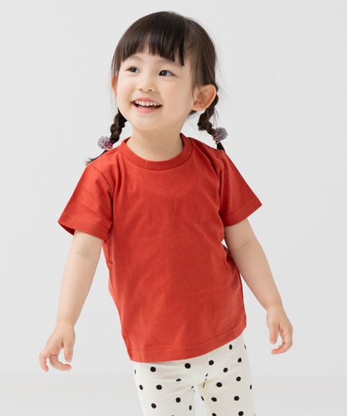 chil2（チルツー）の「コットン100％ 無地半袖Tシャツ（Tシャツ/カットソー・キッズ・ベージュ/イエロー/オレンジ/ラベンダー/ミント/ネイビー/ホワイト/オレンジ系/ピンク/レッド/ライトグリーン/グリーン/クリーム/グレー/チャコールグレー/ブルー/ブラック/スモークピンク/カーキ/サックスブルー・80ｃｍ/90cm/100cm/110cm/120cm/130cm/140cm/150cm/160cm）」の20枚目の写真