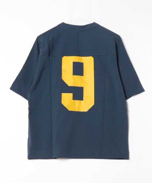 NEW BALANCE(ニューバランス)の「Sportswear Greatest Hits フットボールTシャツ(Tシャツ/カットソー・レディース・オフホワイト/ネイビー・SMALL/MEDIUM/LARGE/X-LARGE)」の9枚目の写真