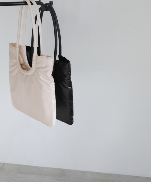 select MOCA（セレクトモカ）の「パテッドループハンドルバッグ（トートバッグ・レディース・ブラック/アイボリー・FREE）」の9枚目の写真