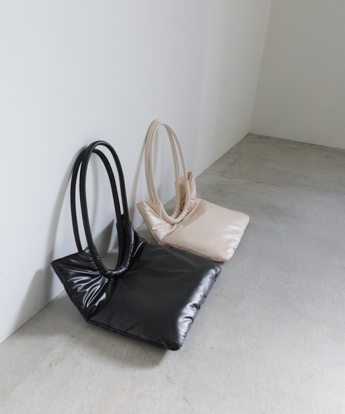 select MOCA（セレクトモカ）の「パテッドループハンドルバッグ（トートバッグ・レディース・ブラック/アイボリー・FREE）」の14枚目の写真