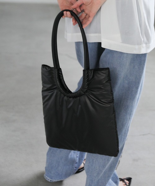 select MOCA（セレクトモカ）の「パテッドループハンドルバッグ（トートバッグ・レディース・ブラック/アイボリー・FREE）」の6枚目の写真