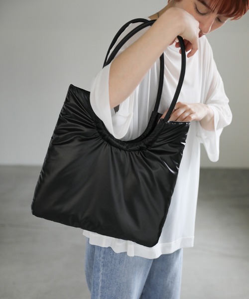 select MOCA（セレクトモカ）の「パテッドループハンドルバッグ（トートバッグ・レディース・ブラック/アイボリー・FREE）」の7枚目の写真