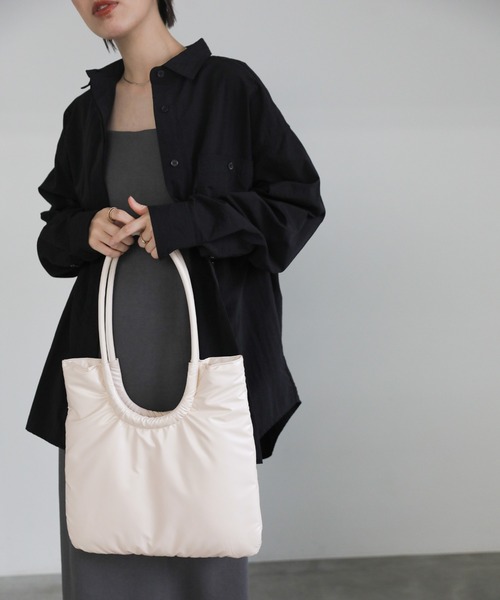 select MOCA（セレクトモカ）の「パテッドループハンドルバッグ（トートバッグ・レディース・ブラック/アイボリー・FREE）」の11枚目の写真