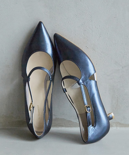 Au BANNISTER(オゥバニスター)の「ポインテッドラウンドストラップパンプス(パンプス・レディース・ネイビー/ブラック/アイボリー・35/36/37/38/39)」の3枚目の写真