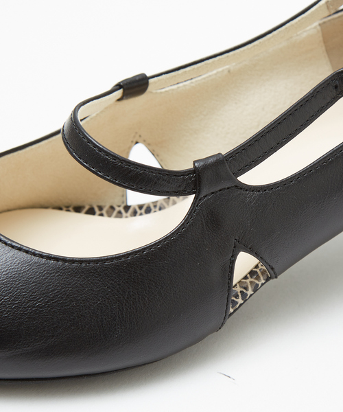 Au BANNISTER(オゥバニスター)の「ポインテッドラウンドストラップパンプス(パンプス・レディース・ネイビー/ブラック/アイボリー・35/36/37/38/39)」の22枚目の写真