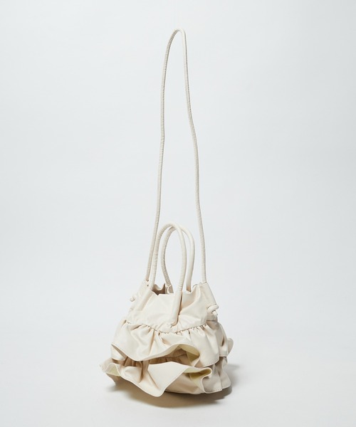 BLANK (ブランク)の「Ruffled Drawstring Shoulder Bag / フリルショルダーバッグ(ショルダーバッグ・レディース・カーキ/ブラック/シルバー/ホワイト・FREE)」の17枚目の写真