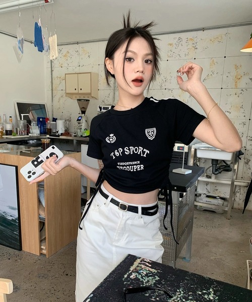 shopnikoniko(ショップニコニコ)の「ゲームTシャツ 半袖 ブロークコア Tシャツ ショート丈 袖ライン スポーツ ユニフォーム ゲームシャツ(Tシャツ/カットソー・レディース・ブラック/レッド・フリー)」の9枚目の写真