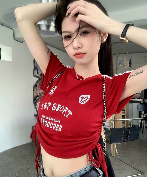 shopnikoniko(ショップニコニコ)の「ゲームTシャツ 半袖 ブロークコア Tシャツ ショート丈 袖ライン スポーツ ユニフォーム ゲームシャツ(Tシャツ/カットソー・レディース・ブラック/レッド・フリー)」の4枚目の写真