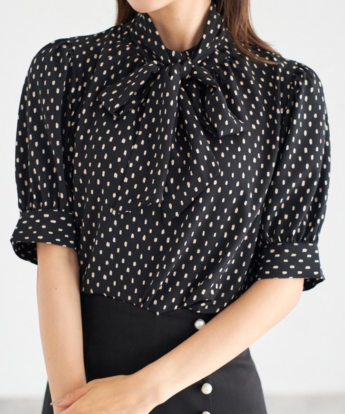 tocco closet(トッコ クローゼット)の「【ZOZO限定】スクエアドット2WAYボウタイブラウス(シャツ/ブラウス・レディース・ブラック/ブラウン/オフホワイト/グリーン・M)」の1枚目の写真