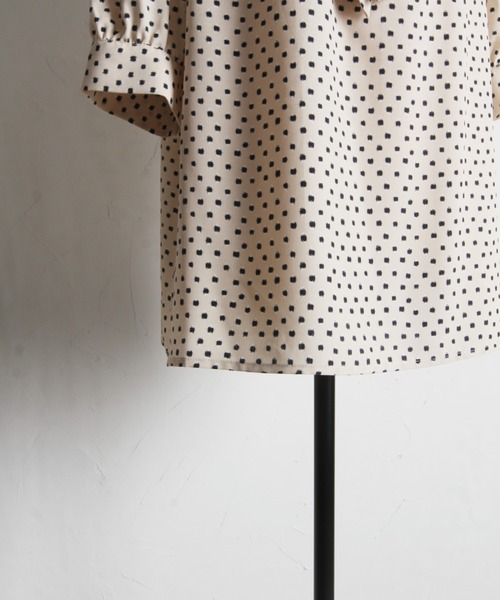 tocco closet(トッコ クローゼット)の「【ZOZO限定】スクエアドット2WAYボウタイブラウス(シャツ/ブラウス・レディース・ブラック/ブラウン/オフホワイト/グリーン・M)」の16枚目の写真