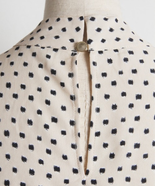 tocco closet(トッコ クローゼット)の「【ZOZO限定】スクエアドット2WAYボウタイブラウス(シャツ/ブラウス・レディース・ブラック/ブラウン/オフホワイト/グリーン・M)」の10枚目の写真