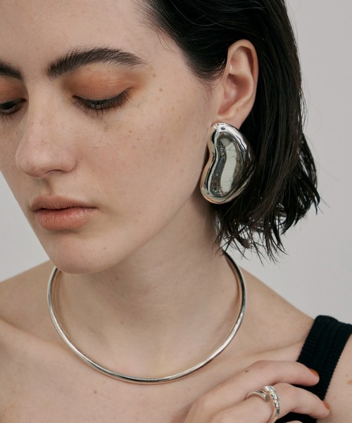 loni(ロニ)の「【金属アレルギー対応】Heart Leaf Pierce/ハートリーフピアス(ピアス(両耳用)・レディース・ゴールド/シルバー・FREE)」の2枚目の写真