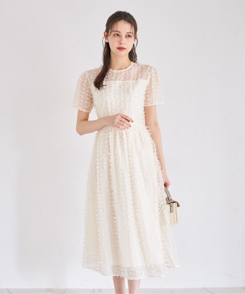 tocco closet（トッコ　クローゼット）の「ウエスト後ろりぼん付きシアーフリンジワンピース（ワンピース・レディース・クリーム/ブラック・M）」の2枚目の写真