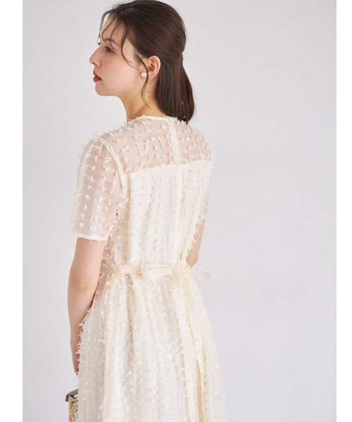 tocco closet（トッコ　クローゼット）の「ウエスト後ろりぼん付きシアーフリンジワンピース（ワンピース・レディース・クリーム/ブラック・M）」の5枚目の写真