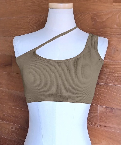 styiro(スタイロ)の「カップインアシメシームレスブラトップキャミ ノンワイヤー(キャミソール・レディース・グレー/ブラック/ホワイト/モカ・S)」の11枚目の写真