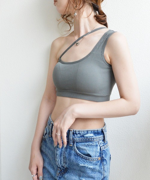 styiro(スタイロ)の「カップインアシメシームレスブラトップキャミ ノンワイヤー(キャミソール・レディース・グレー/ブラック/ホワイト/モカ・S)」の18枚目の写真