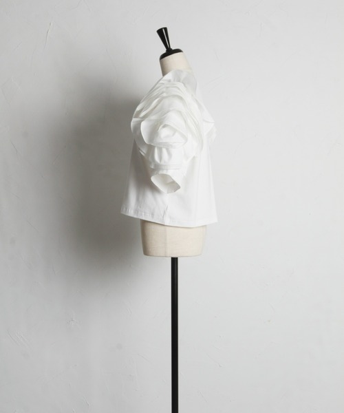 &. NOSTALGIA（アンドドットノスタルジア）の「花びらスリーブトップス（Tシャツ/カットソー・レディース・ブラック/オフホワイト/カーキ・M）」の9枚目の写真