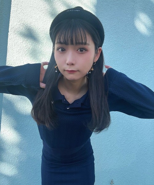 Chick(チック)の「POLO KNIT /長袖ニットポロ ショート丈 ワンポイント刺繍(ポロシャツ・レディース・クリーム/ブラック/ネイビー/ライトブルー・S/M)」の6枚目の写真