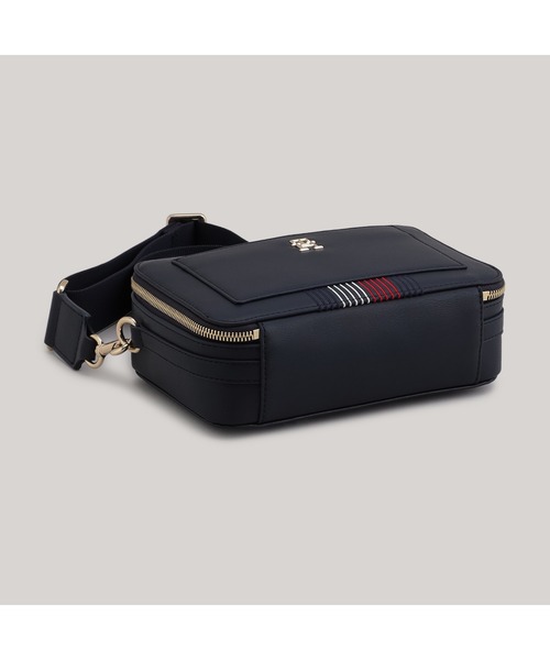 TOMMY HILFIGER(トミーヒルフィガー)の「ディスティンクトカメラバッグ(ショルダーバッグ・レディース・ネイビー・FREE)」の2枚目の写真