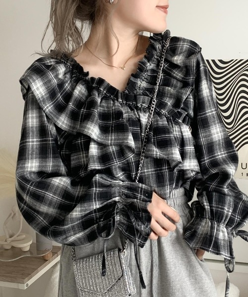 mily bilet(ミウィビレット)の「【mily bilet】全方位、上品シルエット。フリル使いオフショル2WAYキャンディースリーブブラウス(シャツ/ブラウス・レディース・ブラウン/ホワイト/ブラック・LARGE/MEDIUM/SMALL/X-LARGE)」の10枚目の写真