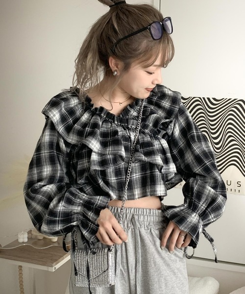 mily bilet(ミウィビレット)の「【mily bilet】全方位、上品シルエット。フリル使いオフショル2WAYキャンディースリーブブラウス(シャツ/ブラウス・レディース・ブラウン/ホワイト/ブラック・LARGE/MEDIUM/SMALL/X-LARGE)」の11枚目の写真