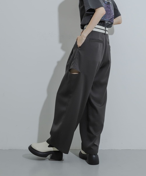 SENSE OF PLACE by URBAN RESEARCH（センスオブプレイスバイアーバンリサーチ）の「マーベルトスリットパンツ（その他パンツ・レディース・カーキ/チャコールグレー/ベージュ・MEDIUM/SMALL）」の4枚目の写真