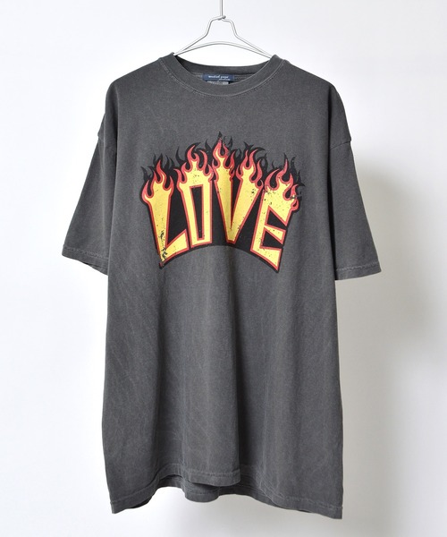 Revo.(レボ)の「MODISH GAZE LOVEロゴプリント ピグメント加工 ビッグシルエットTシャツ(Tシャツ/カットソー・メンズ・アイボリー/ネイビー/スミクロ・FREE)」の2枚目の写真