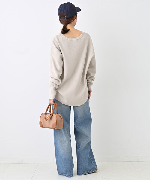 SLOBE IENA（スローブイエナ）の「Uネックワッフルプルオーバー（Tシャツ/カットソー・レディース・チャコールグレー/サファリグリーン/ベージュ・FREE）」の14枚目の写真