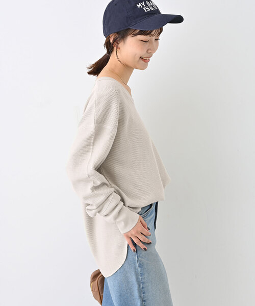 SLOBE IENA（スローブイエナ）の「Uネックワッフルプルオーバー（Tシャツ/カットソー・レディース・チャコールグレー/サファリグリーン/ベージュ・FREE）」の17枚目の写真