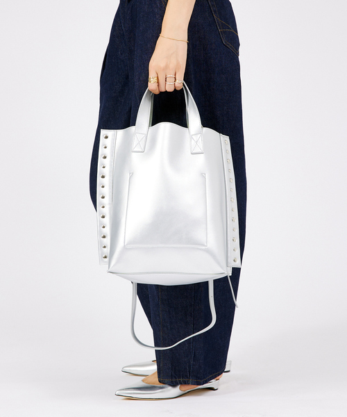 cheek(BAG)(チーク)の「【cheek/チーク】2WAY トートバッグ / リベット / フェイクレザー / 軽量(トートバッグ・レディース・ラベンダー/ブラック/シルバー/キャメル/イエロー・フリー)」の5枚目の写真