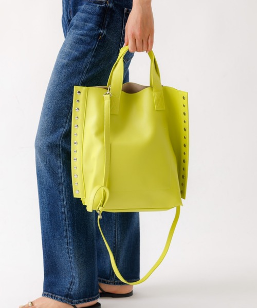 cheek(BAG)(チーク)の「【cheek/チーク】2WAY トートバッグ / リベット / フェイクレザー / 軽量(トートバッグ・レディース・ラベンダー/ブラック/シルバー/キャメル/イエロー・フリー)」の3枚目の写真