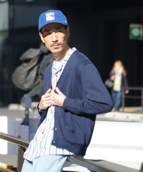 TETE（テット）の「【TETE SELECTION】［オンオフどちらのスタイルでも使える］スタンダードサイジングベーシックデザインコットンVネックニットカーディガン/（カーディガン/ボレロ・メンズ・ベージュ/ネイビー/グレー/ブラック・MEDIUM/LARGE/X-LARGE）」の4枚目の写真
