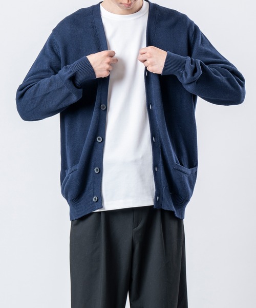 TETE（テット）の「【TETE SELECTION】［オンオフどちらのスタイルでも使える］スタンダードサイジングベーシックデザインコットンVネックニットカーディガン/（カーディガン/ボレロ・メンズ・ベージュ/ネイビー/グレー/ブラック・MEDIUM/LARGE/X-LARGE）」の8枚目の写真