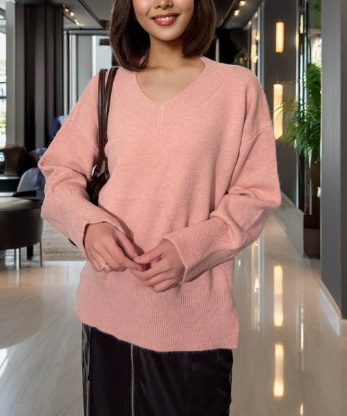 Candlestick(キャンドルスティック)の「ゆったり ふわふわ 抜け感 Vネック ニット セーター(ニット/セーター・レディース・アイボリー/ブラック/グレイッシュベージュ/インディゴブルー/ベージュ/ライトグレー/ダークブラウン/マルーン/ベビーピンク/クリーム・L/LL/M/FREE)」の9枚目の写真