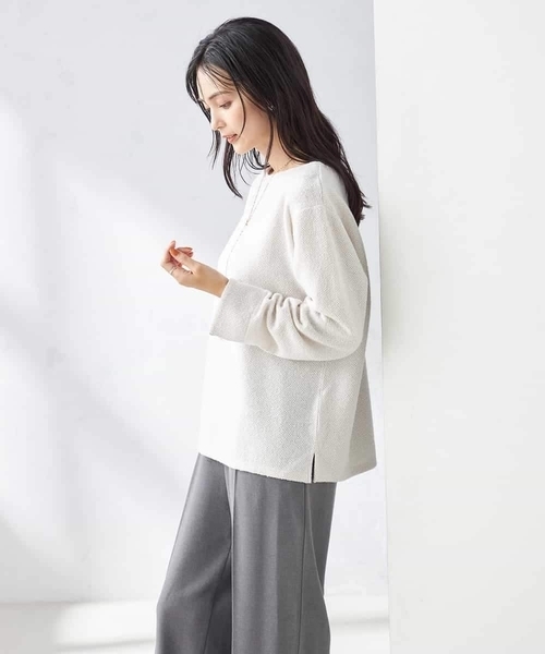 a.v.v(アーヴェヴェ)の「【洗える】ラメニットソートップス(Tシャツ/カットソー・レディース・アイボリー/ダークインディゴブルー・36/38/40/42/34)」の6枚目の写真