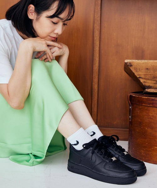 即発★ 定番! 大人気★NIKE★WMNS AIR FORCE 1 '07★DD8959 001 NIKE WMNS AIR FORCE 1 '07 BLACK/BLACK-BLACK-BLACK（ナイキ