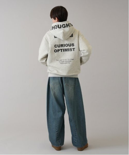 GLAZOS（グラソス）の「【毛玉になりにくいしっかり暖か素材】裏起毛・フードプリントプルオーバーパーカー（スウェット・キッズ・ホワイト/ブルー/グレー/ブラック・S/M/L/LL）」の5枚目の写真