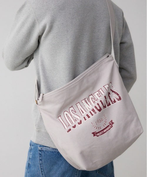 AZUL by moussy（アズールバイマウジー）の「Abel&Co USA ショルダーバッグ（ショルダーバッグ・メンズ・ブラック/オフホワイト/ブルー/グレー・FREE）」の4枚目の写真