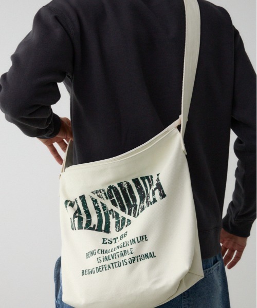 AZUL by moussy（アズールバイマウジー）の「Abel&Co USA ショルダーバッグ（ショルダーバッグ・メンズ・ブラック/オフホワイト/ブルー/グレー・FREE）」の2枚目の写真