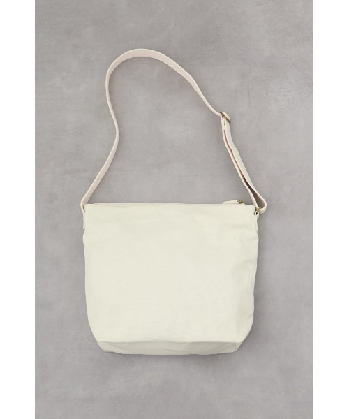 AZUL by moussy（アズールバイマウジー）の「Abel&Co USA ショルダーバッグ（ショルダーバッグ・メンズ・ブラック/オフホワイト/ブルー/グレー・FREE）」の6枚目の写真