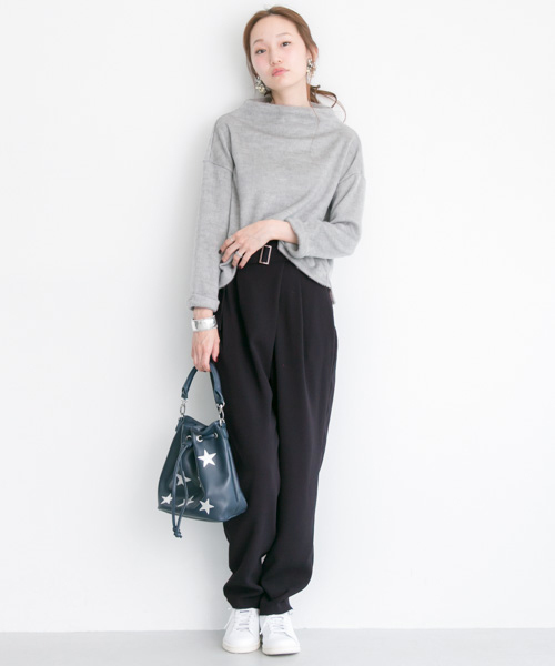 URBAN RESEARCH（アーバンリサーチ）の「UR ラップ風タックパンツ（その他パンツ・レディース・ブラウン系その他/ベージュ/ネイビー・36/38）」の6枚目の写真