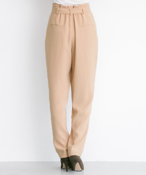 URBAN RESEARCH（アーバンリサーチ）の「UR ラップ風タックパンツ（その他パンツ・レディース・ブラウン系その他/ベージュ/ネイビー・36/38）」の11枚目の写真