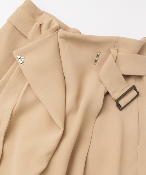 URBAN RESEARCH（アーバンリサーチ）の「UR ラップ風タックパンツ（その他パンツ・レディース・ブラウン系その他/ベージュ/ネイビー・36/38）」の13枚目の写真