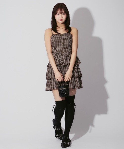 ALLuRing ChaRm（アリュリングチャーム）の「Check Tiered Mini Cami Dress / チェック柄ティアードミニキャミワンピース（ワンピース・レディース・ブラック/モカ/ホワイト・FREE）」の21枚目の写真