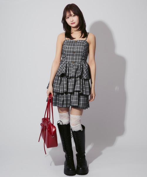 ALLuRing ChaRm（アリュリングチャーム）の「Check Tiered Mini Cami Dress / チェック柄ティアードミニキャミワンピース（ワンピース・レディース・ブラック/モカ/ホワイト・FREE）」の14枚目の写真