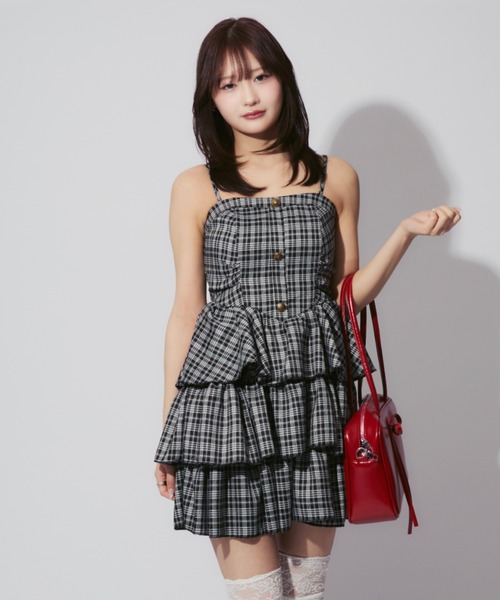 ALLuRing ChaRm（アリュリングチャーム）の「Check Tiered Mini Cami Dress / チェック柄ティアードミニキャミワンピース（ワンピース・レディース・ブラック/モカ/ホワイト・FREE）」の19枚目の写真