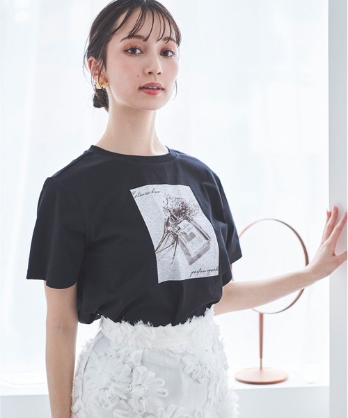 31 Sons de mode(トランテアン ソン ドゥ モード)の「フラワーフォトTシャツ(Tシャツ/カットソー・レディース・ブラック/オフホワイト・フリー)」の15枚目の写真